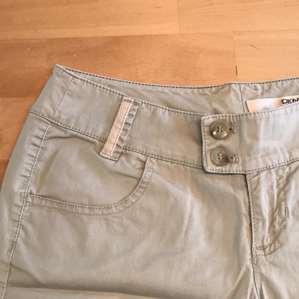 DKNY Beige High Rise Shorts Size 4 Petite - Picture 2 of 4